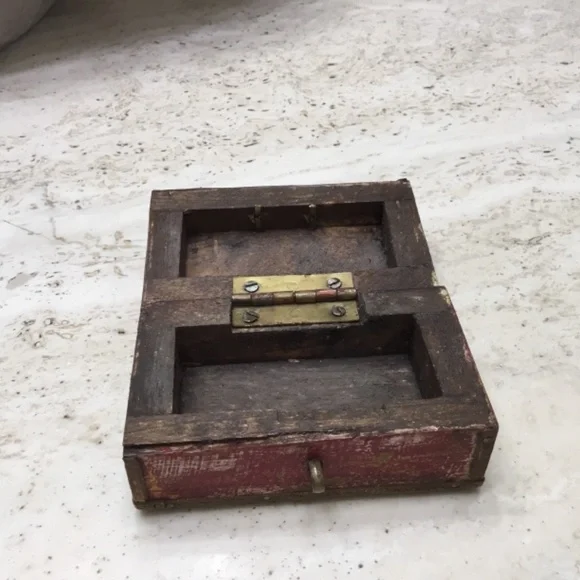 Vintage Miniature Wooden & Brass Treasure Trunk - Picture 2 of 8